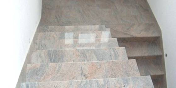 trap bekleden met natuursteen